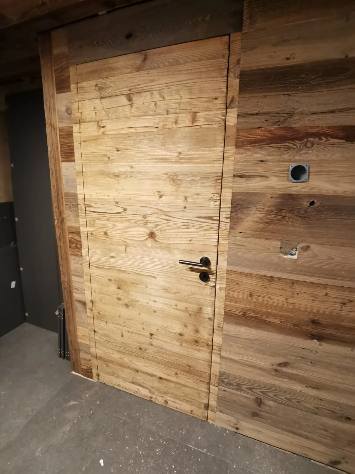 Porte en vieux bois